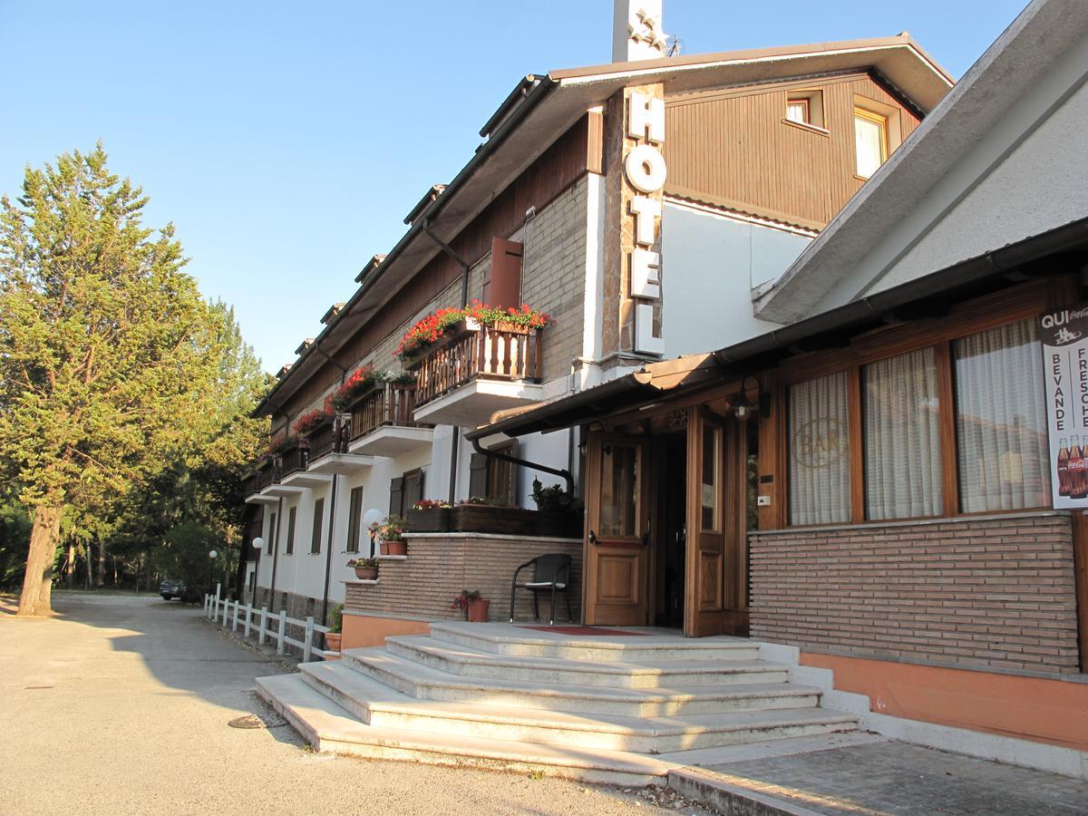 Hotel Ristorante La Nuova Fattoria Carsoli Zewnętrze zdjęcie
